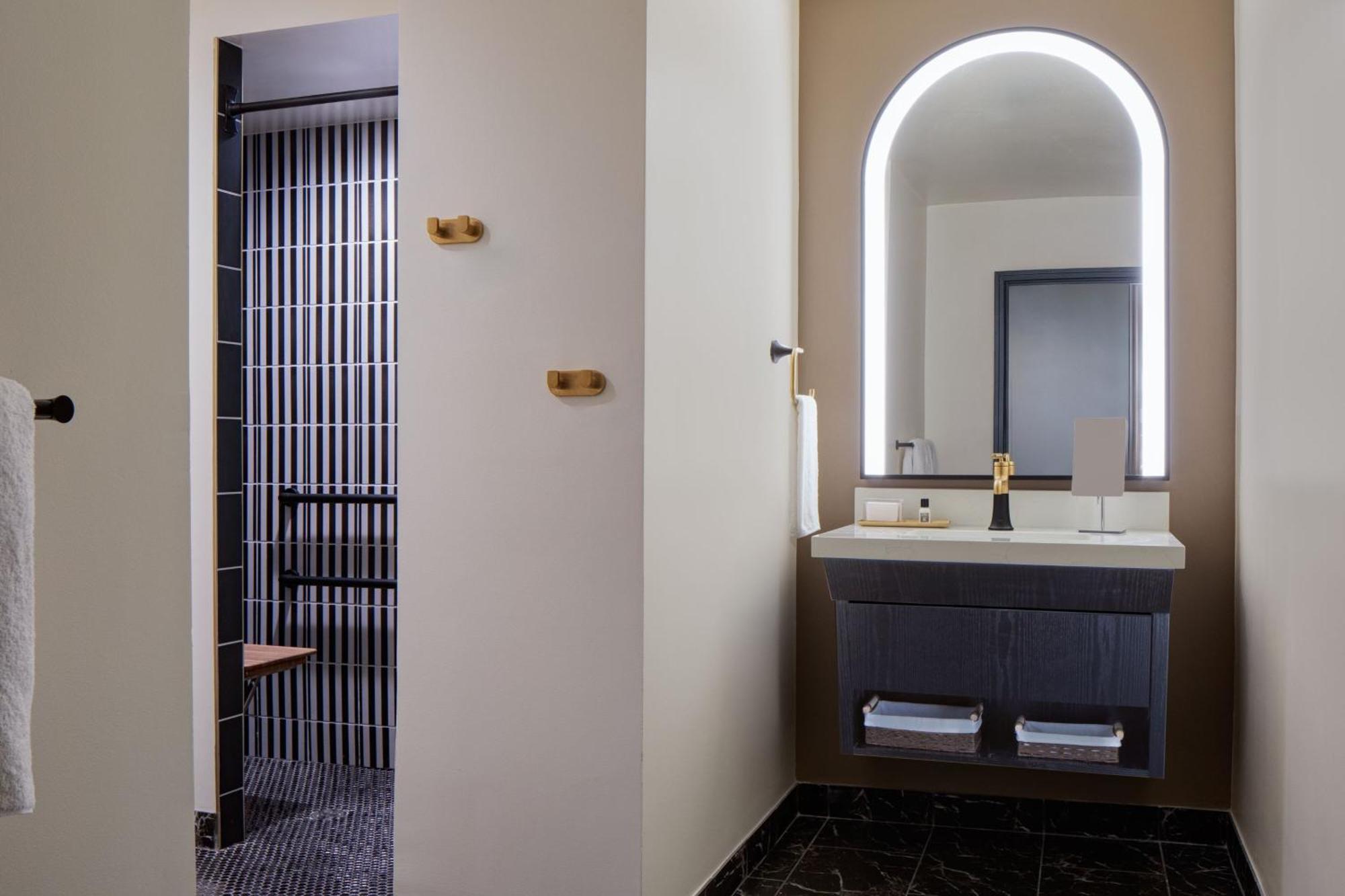 The Lasalle Hotel, College Station, A Tribute Portfolio Hotel 3*